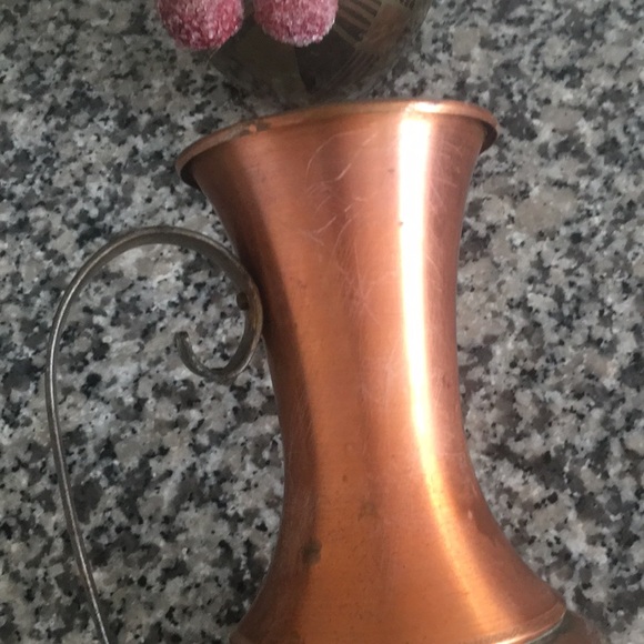 Antique Hammered Copper Pitcher Vase. - Picture 8 of 8
